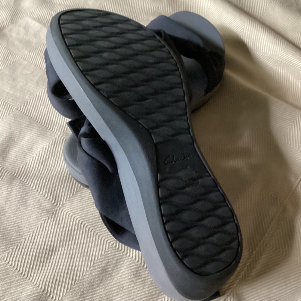 Clarks Cloudsteppers Women's Size 8.5 Black Sling Back Sandals - Picture 4 of 5